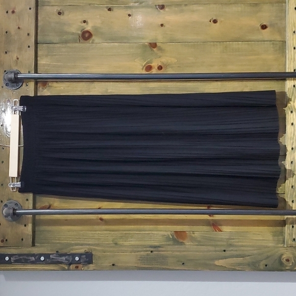 BLACK ACCORDION LONG COLUMN SKIRT SIZE MEDIUM - Picture 5 of 11